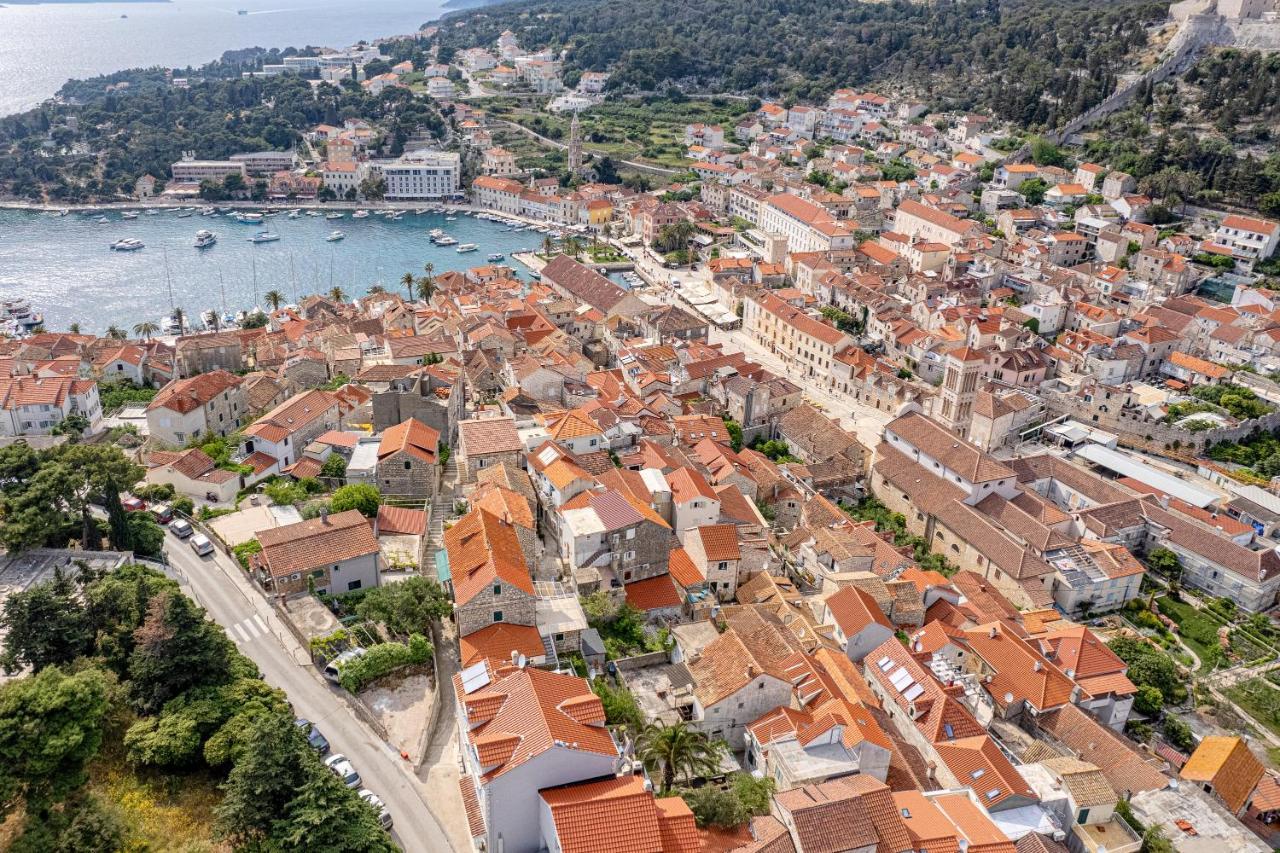 Villa Capitis In The Center- Luxury Apartment With Swimming Pool Đảo Hvar Ngoại thất bức ảnh