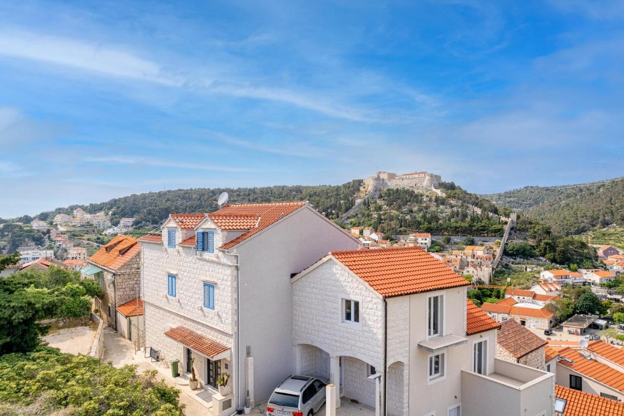Villa Capitis In The Center- Luxury Apartment With Swimming Pool Đảo Hvar Ngoại thất bức ảnh