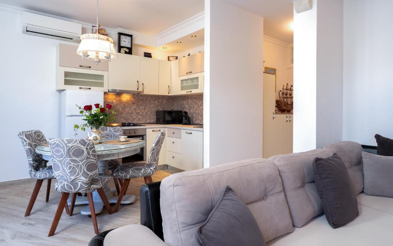 Villa Capitis In The Center- Luxury Apartment With Swimming Pool Đảo Hvar Ngoại thất bức ảnh