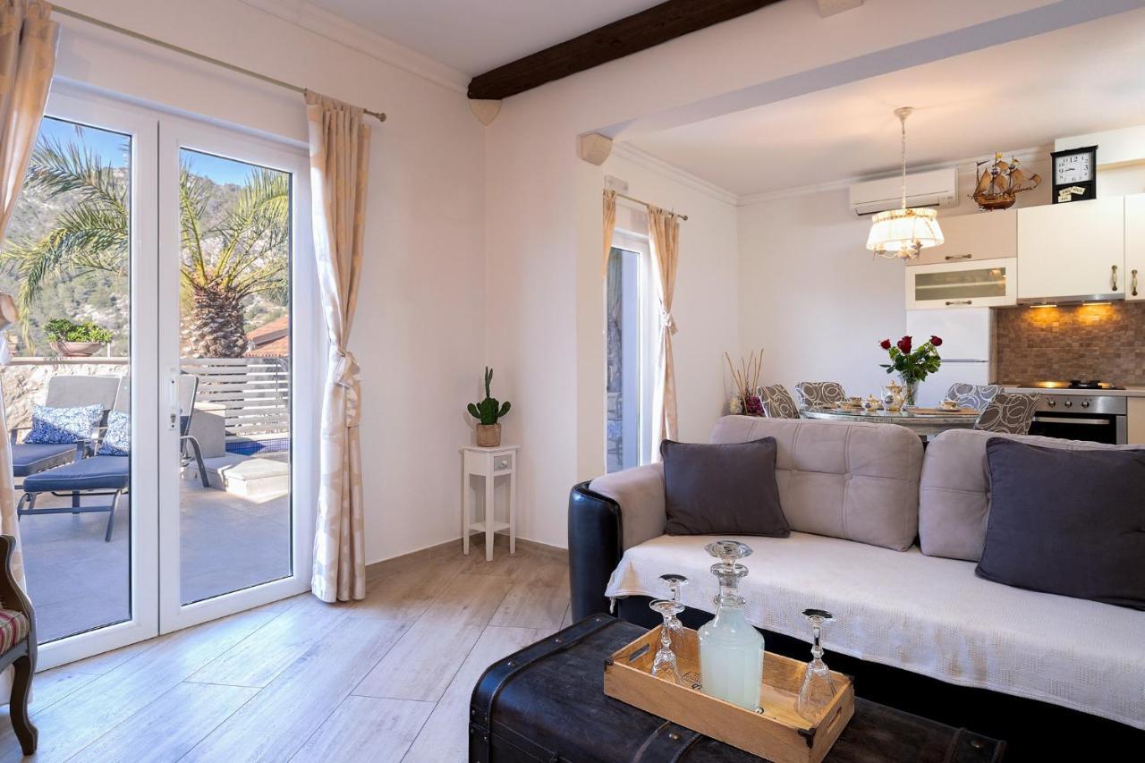 Villa Capitis In The Center- Luxury Apartment With Swimming Pool Đảo Hvar Ngoại thất bức ảnh