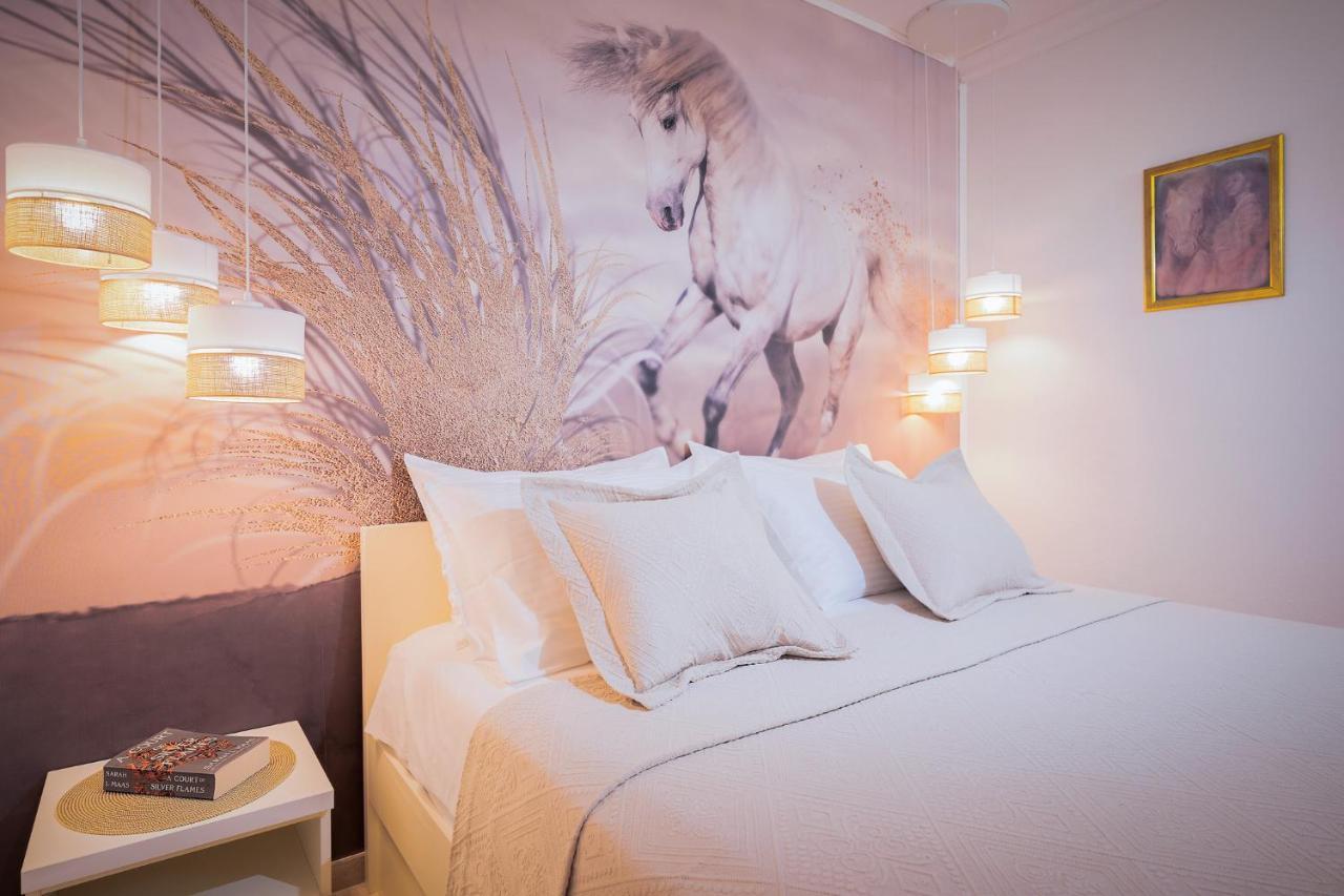 Villa Capitis In The Center- Luxury Apartment With Swimming Pool Đảo Hvar Ngoại thất bức ảnh