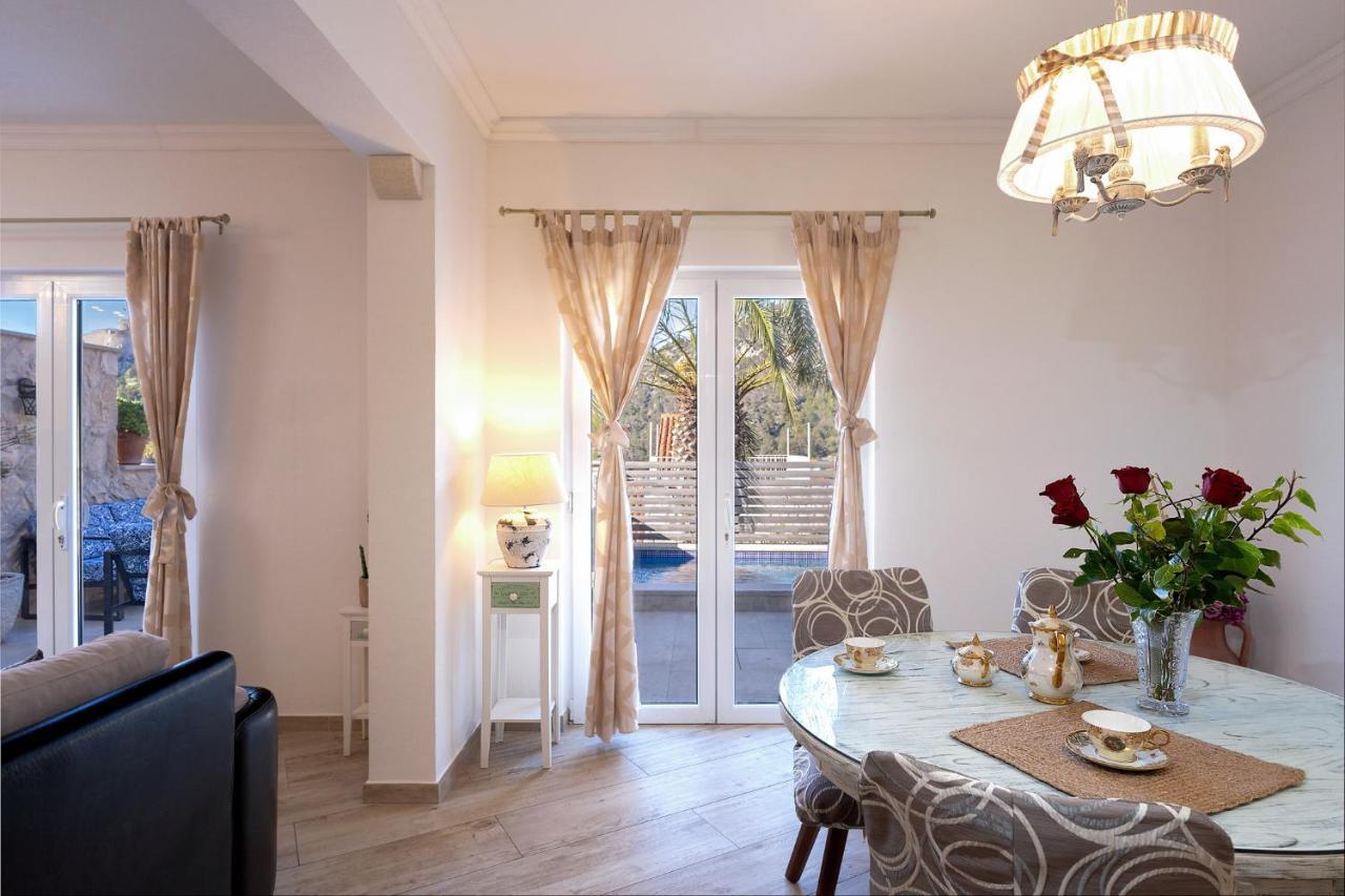 Villa Capitis In The Center- Luxury Apartment With Swimming Pool Đảo Hvar Ngoại thất bức ảnh