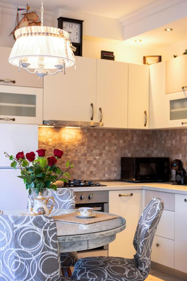 Villa Capitis In The Center- Luxury Apartment With Swimming Pool Đảo Hvar Ngoại thất bức ảnh