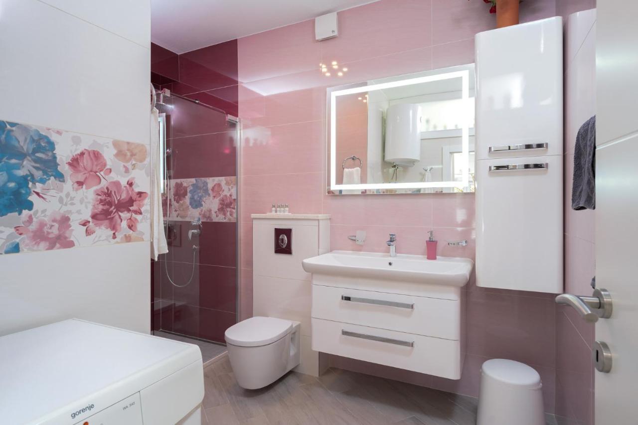 Villa Capitis In The Center- Luxury Apartment With Swimming Pool Đảo Hvar Ngoại thất bức ảnh
