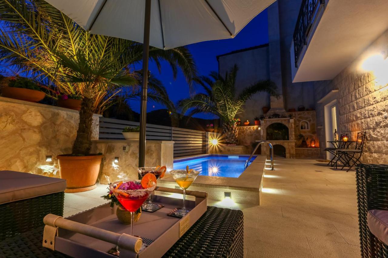 Villa Capitis In The Center- Luxury Apartment With Swimming Pool Đảo Hvar Ngoại thất bức ảnh