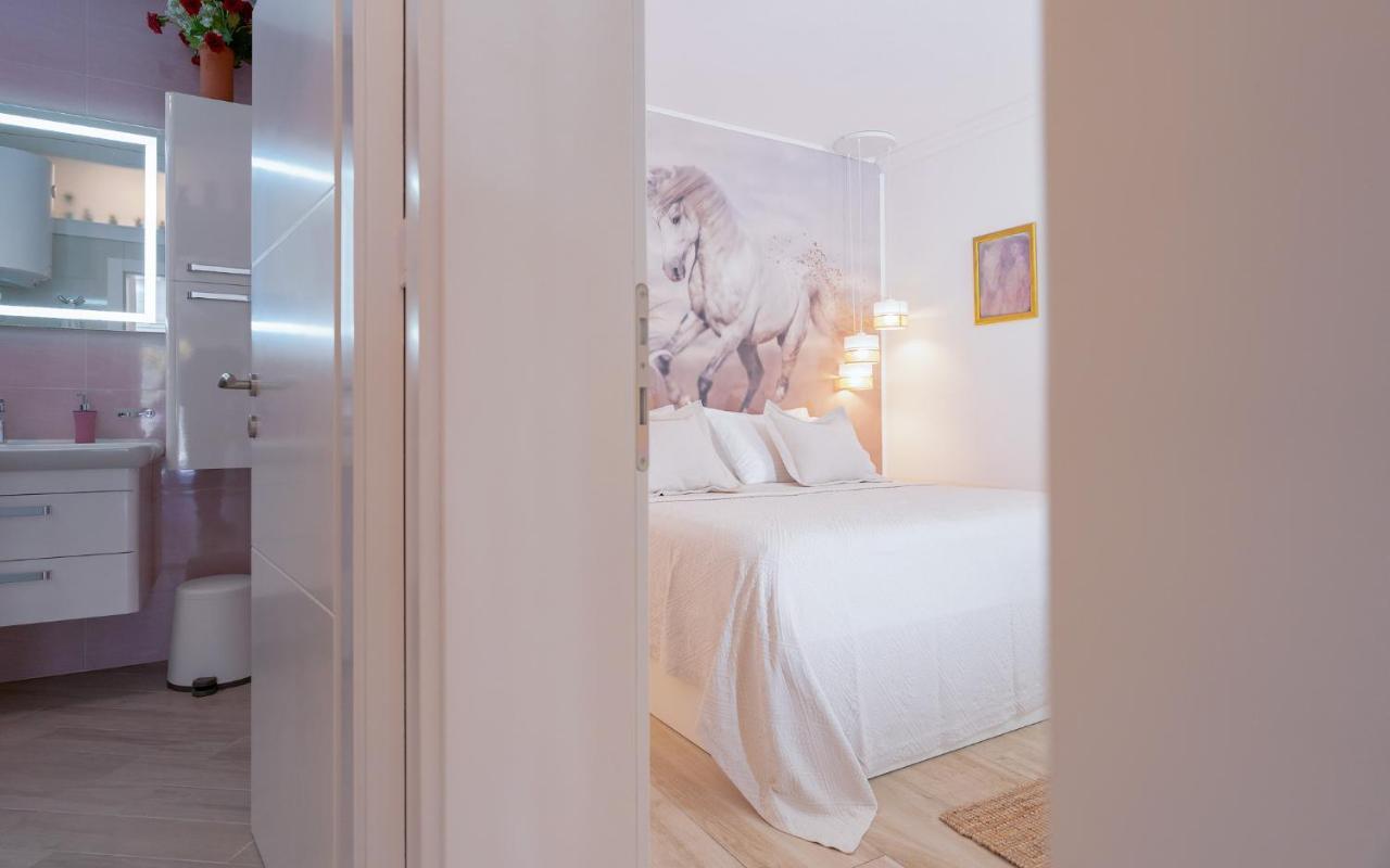 Villa Capitis In The Center- Luxury Apartment With Swimming Pool Đảo Hvar Ngoại thất bức ảnh