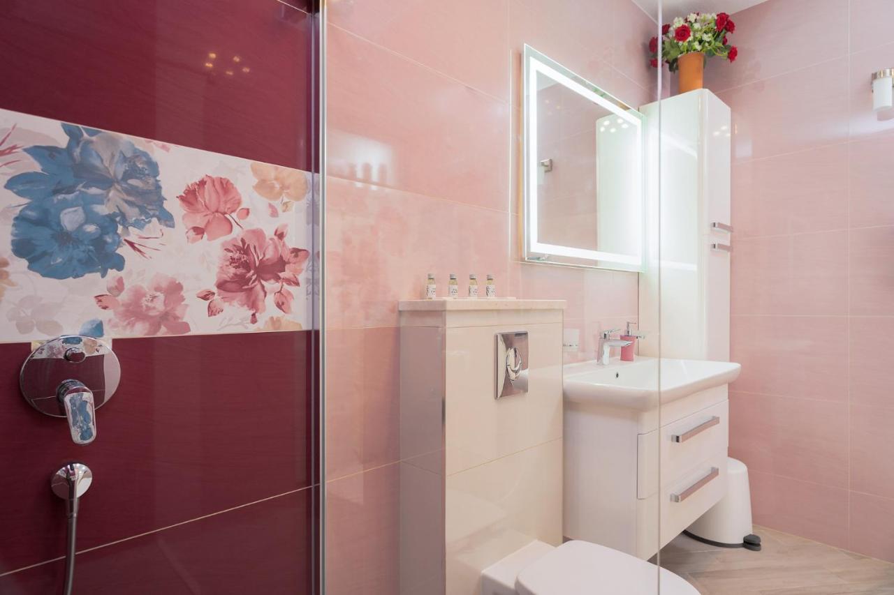 Villa Capitis In The Center- Luxury Apartment With Swimming Pool Đảo Hvar Ngoại thất bức ảnh