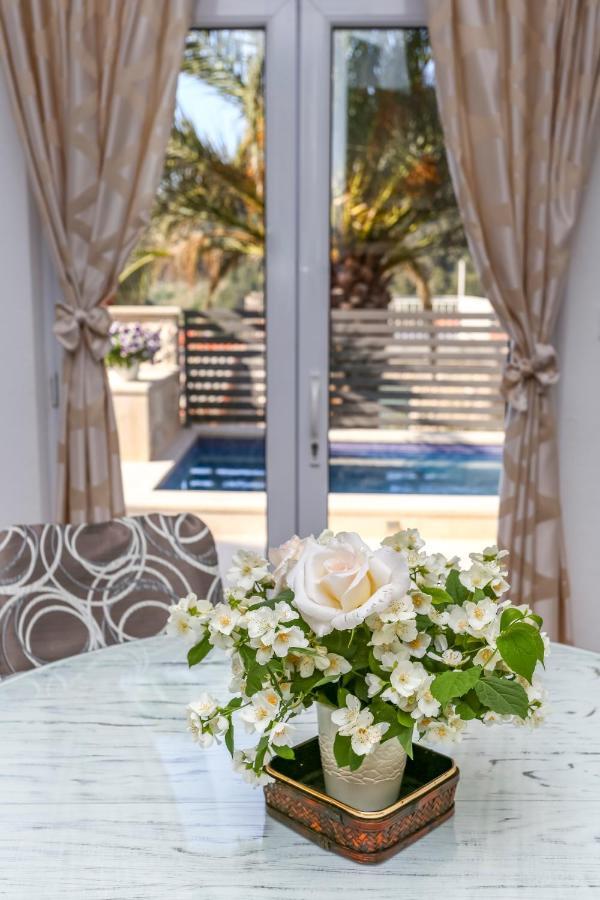 Villa Capitis In The Center- Luxury Apartment With Swimming Pool Đảo Hvar Ngoại thất bức ảnh
